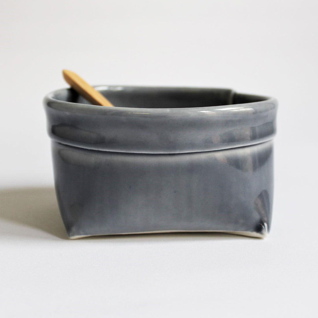 3. Mørkeblå porcelænspose