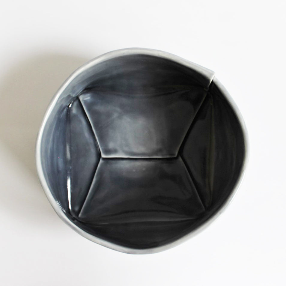 5. Mørkeblå porcelænspose