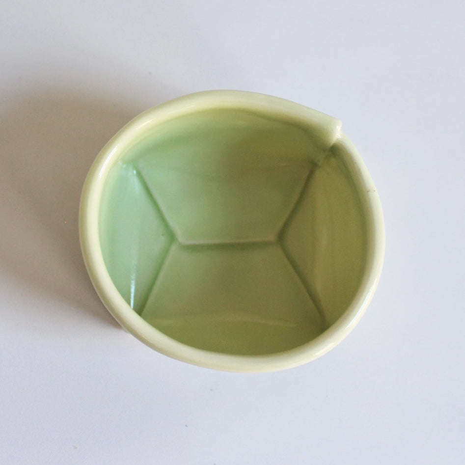 2. Grøn porcelænspose