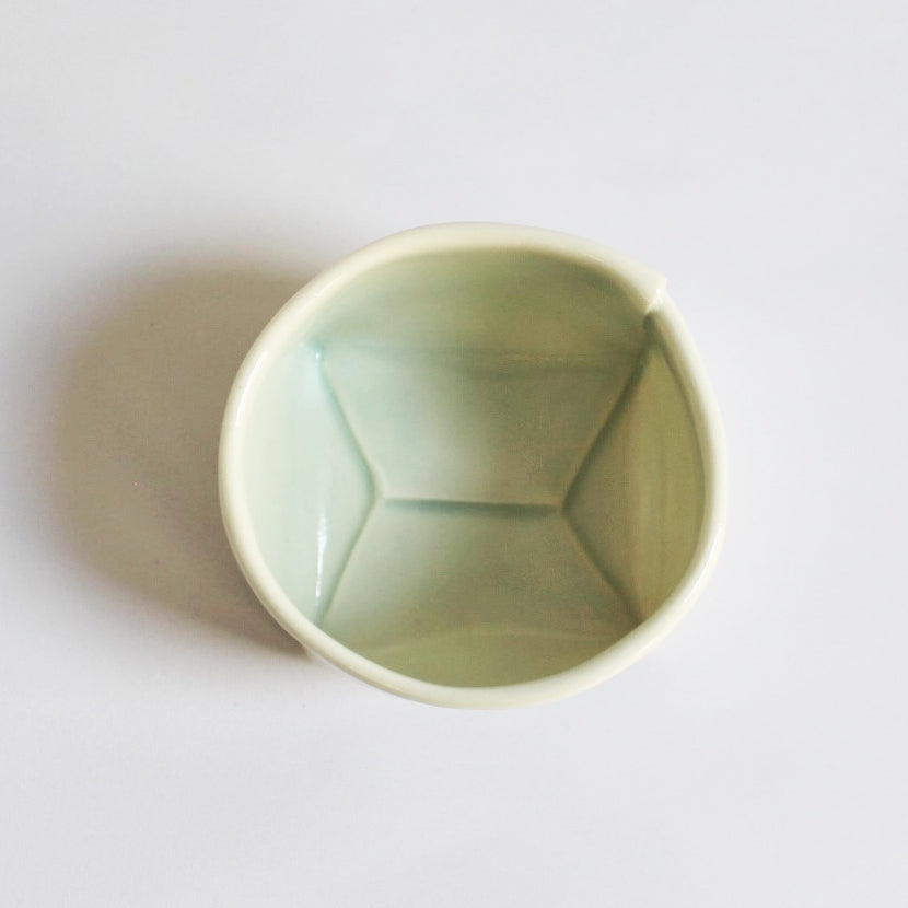 2. Turkis porcelænspose