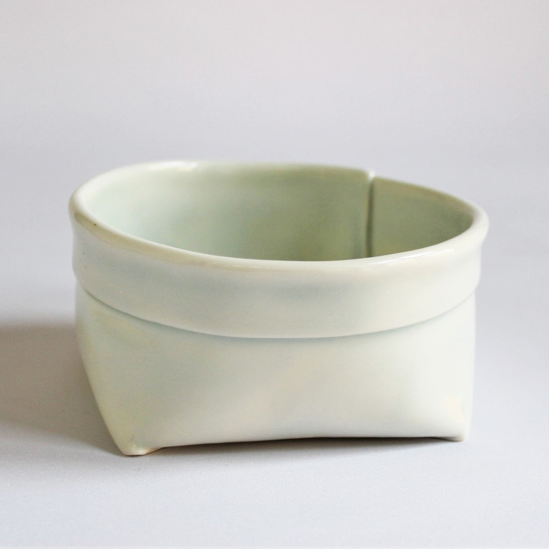 3. Turkis porcelænspose