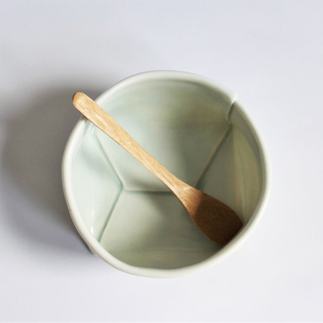 3. Turkis porcelænspose
