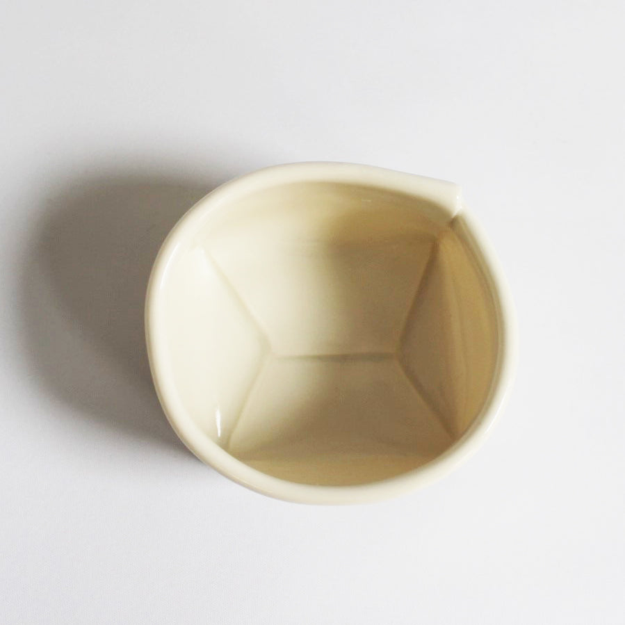 2. Hvid porcelænspose