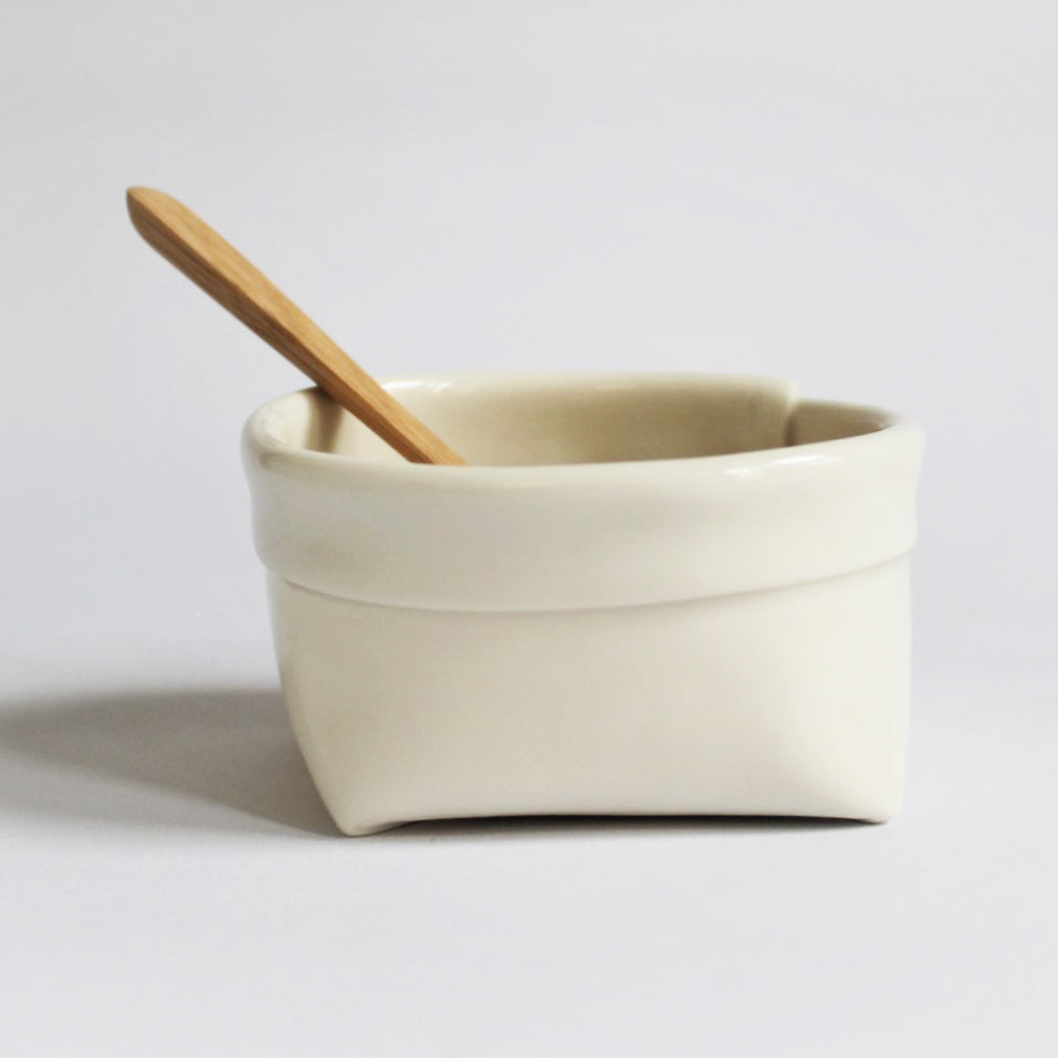 2. Hvid porcelænspose