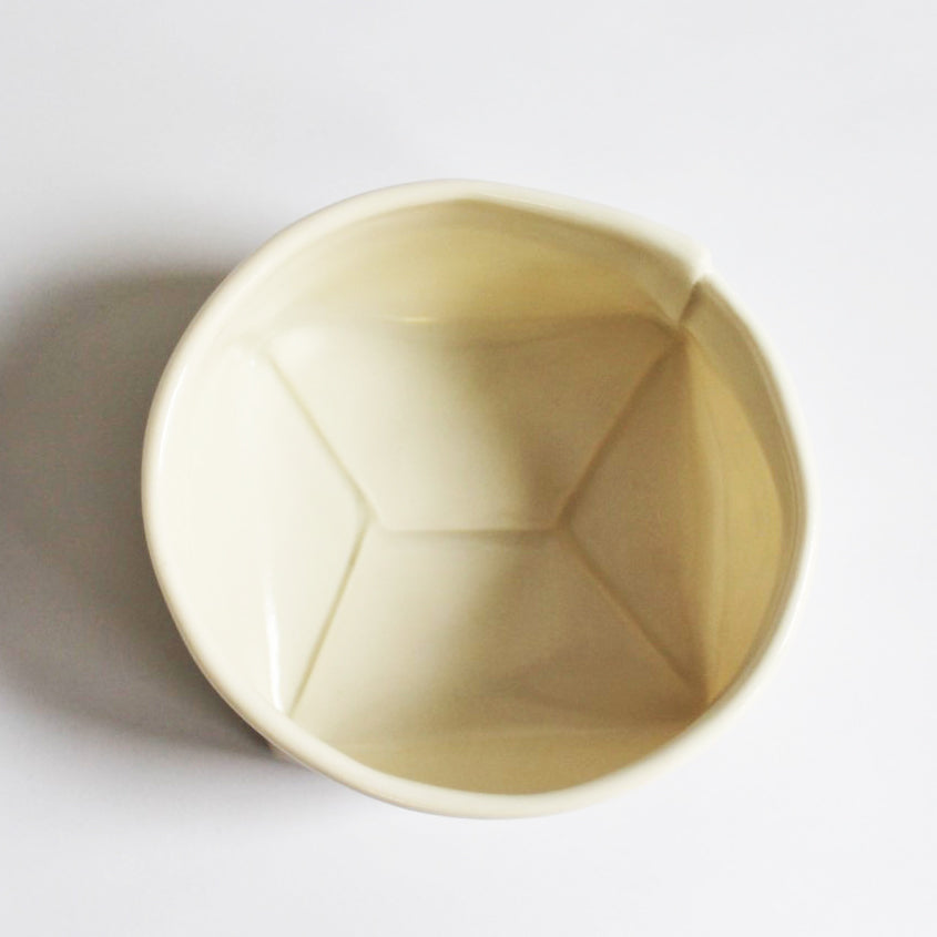 3. Hvid porcelænspose