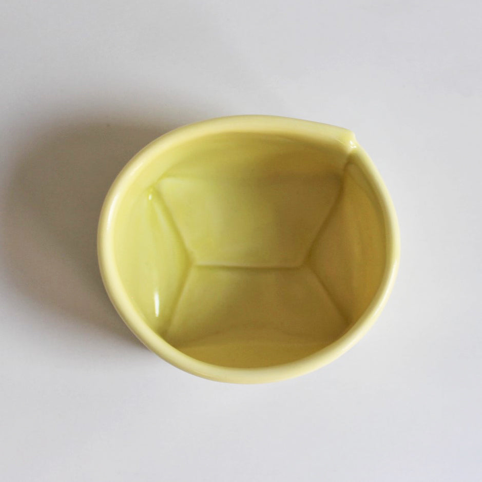 2. Gul porcelænspose