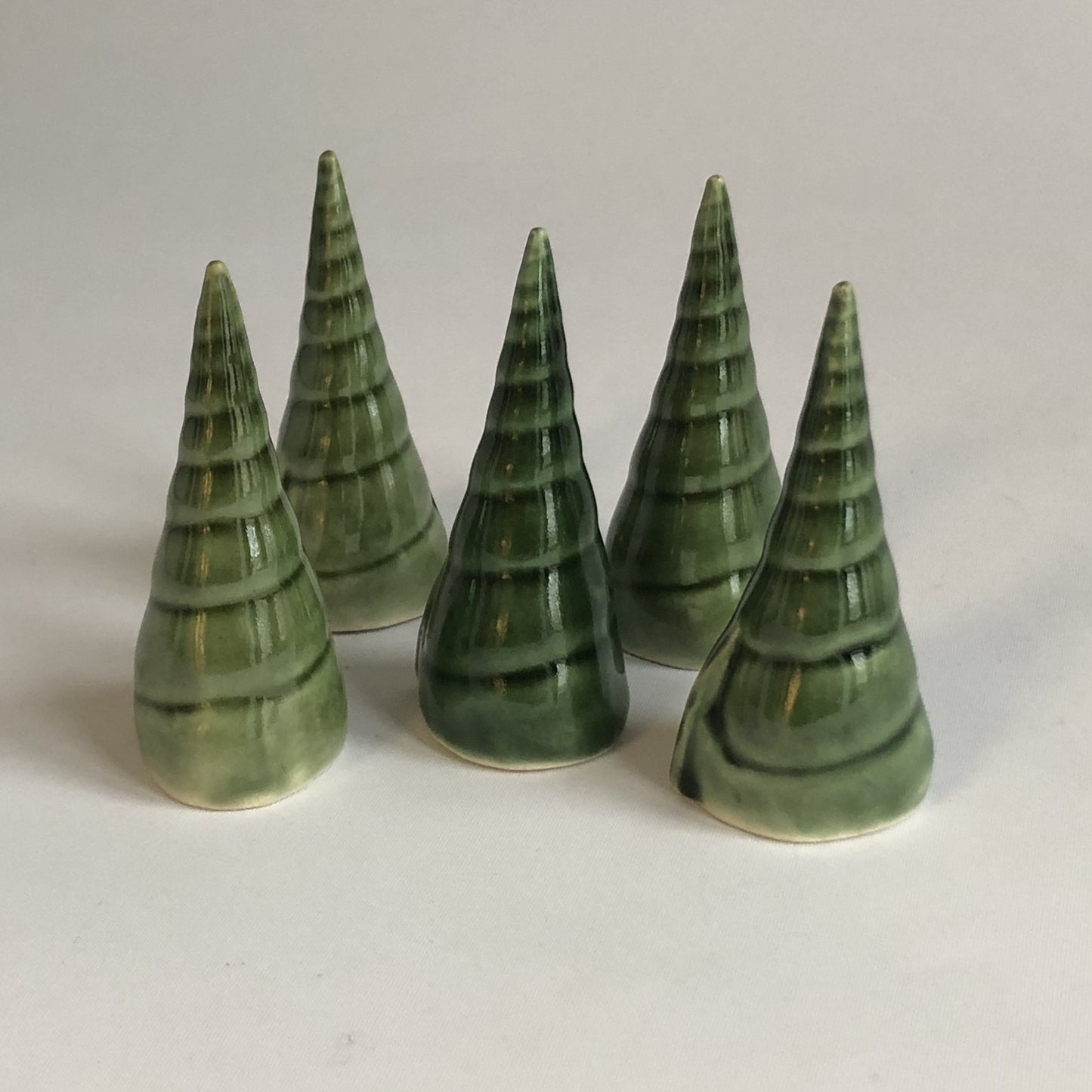 Juletræ med grøn glasur uden stjerne