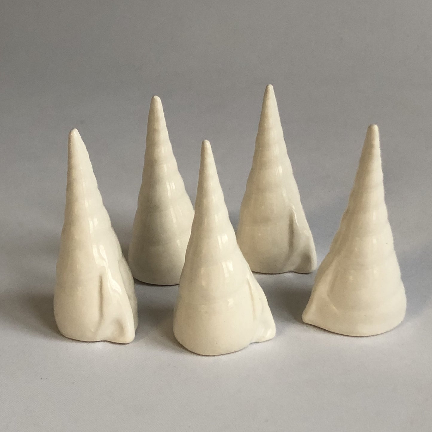 Juletræ med hvid glasur uden stjerne