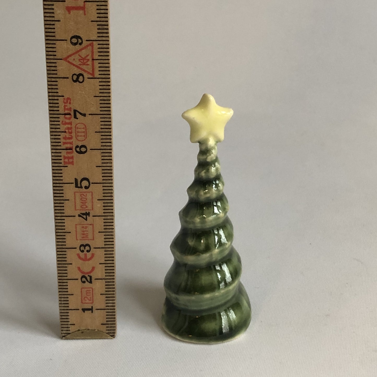 Lille juletræ med stjerne og grøn glasur